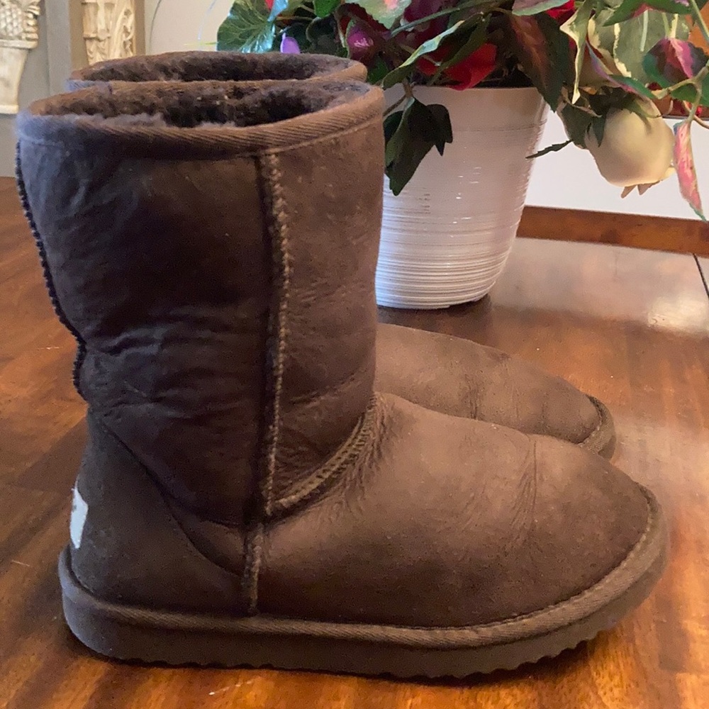 UGG AUSTRALIA CLASSIC SHORT 5825.